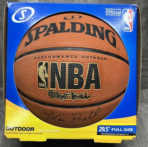 Spalding NBA Street boxed